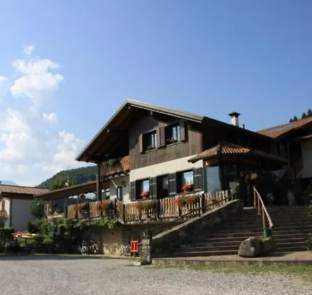 Al Fogolar Hotel Villa Santina
